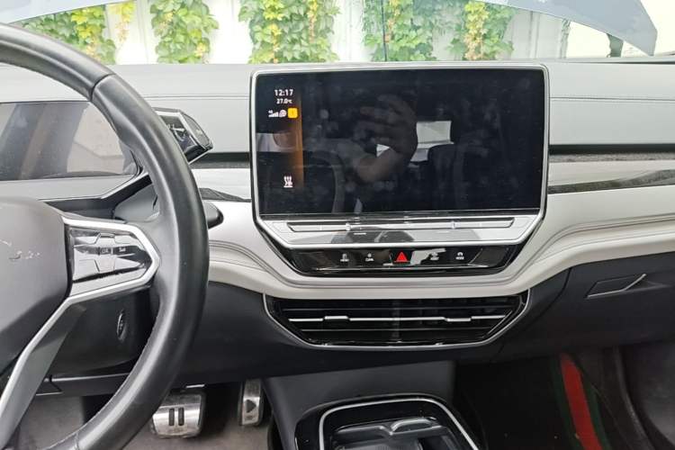 Used Volkswagen ID.6 CROZZ 2022 Long-Range PRO Edition Audio And AC Panel