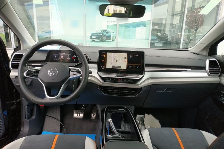 Used Volkswagen ID.6 CROZZ 2022 Long-Range PRO Edition Center Console