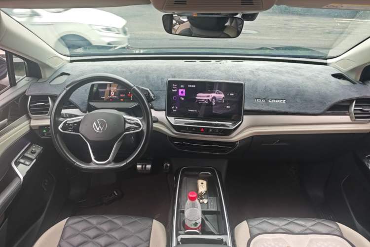 Used Volkswagen ID.6 CROZZ 2022 Long-Range Lite PRO Edition Center Console
