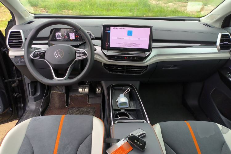 Used Volkswagen ID.6 CROZZ 2022 Long-Range PRO Edition Center Console