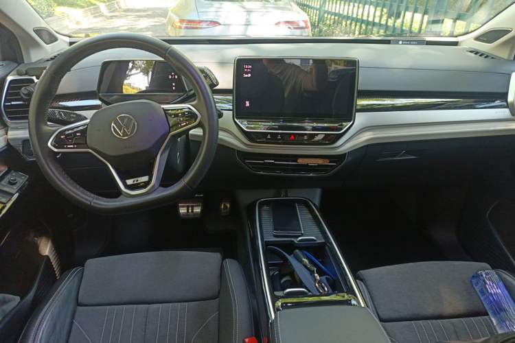 Used Volkswagen ID.6 CROZZ 2022 Long-Range PRO Edition Center Console