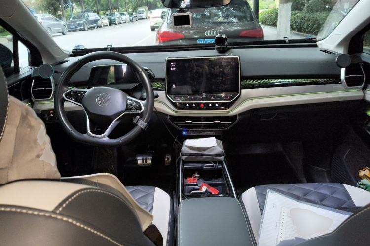 Used Volkswagen ID.6 CROZZ 2022 Long-Range PRO Edition Center Console