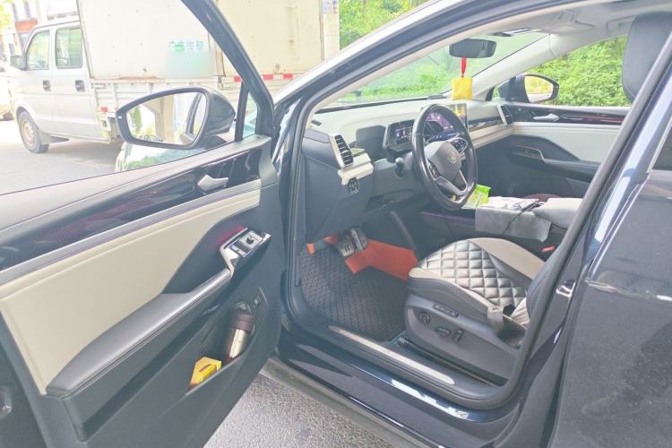 Used Volkswagen ID.6 CROZZ 2022 Long-Range PRO Edition Driver Seat