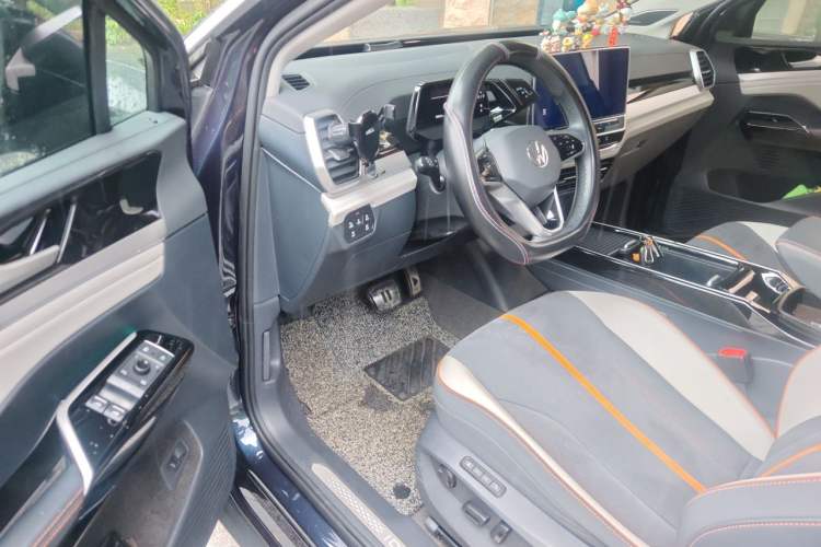 Used Volkswagen ID.6 CROZZ 2022 Long-Range Lite PRO Edition Driver Seat