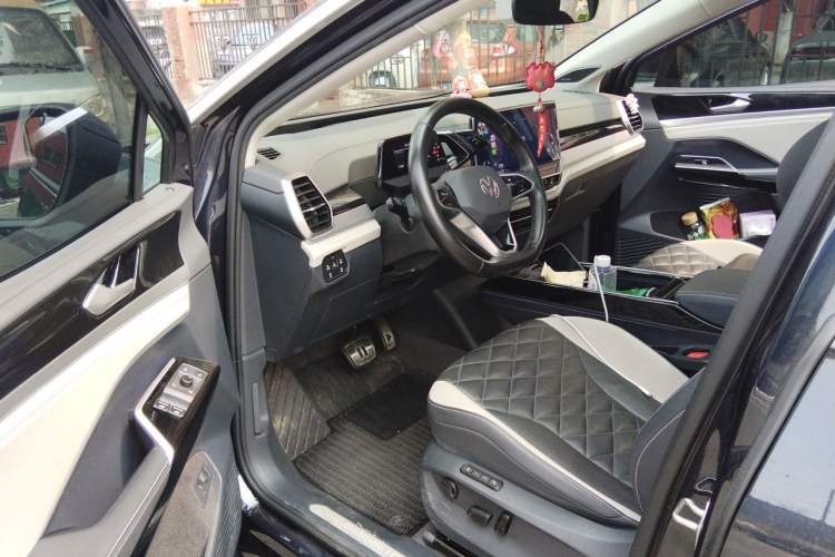 Used Volkswagen ID.6 CROZZ 2022 Long-Range PRO Edition Driver Seat