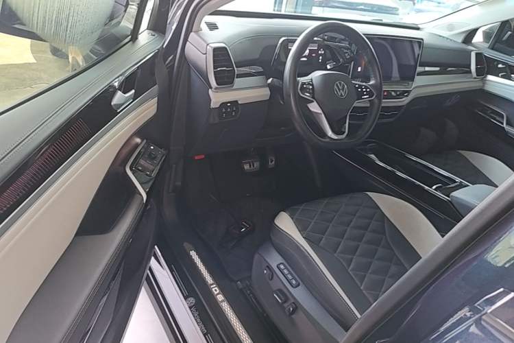 Used Volkswagen ID.6 CROZZ 2022 Long-Range PRO Edition Driver Seat