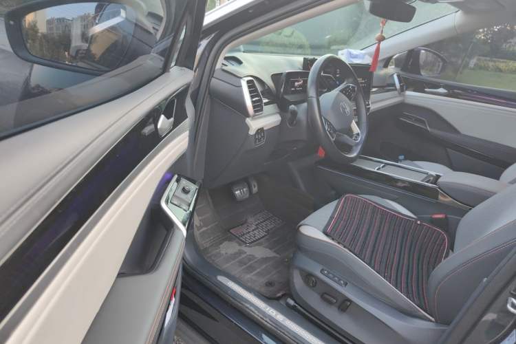 Used Volkswagen ID.6 CROZZ 2022 Long-Range PRO Edition Driver Seat
