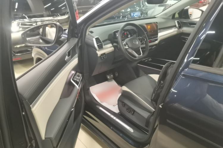 Used Volkswagen ID.6 CROZZ 2022 Standard Range PURE Edition Driver Seat