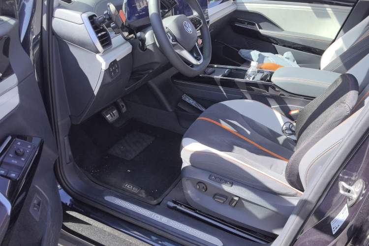 Used Volkswagen ID.6 CROZZ 2022 Long-Range PRO Edition Driver Seat