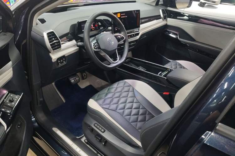 Used Volkswagen ID.6 CROZZ 2022 Long-Range PRO Edition Driver Seat