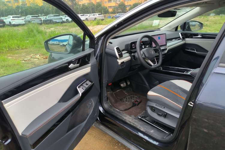 Used Volkswagen ID.6 CROZZ 2022 Long-Range PRO Edition Driver Seat