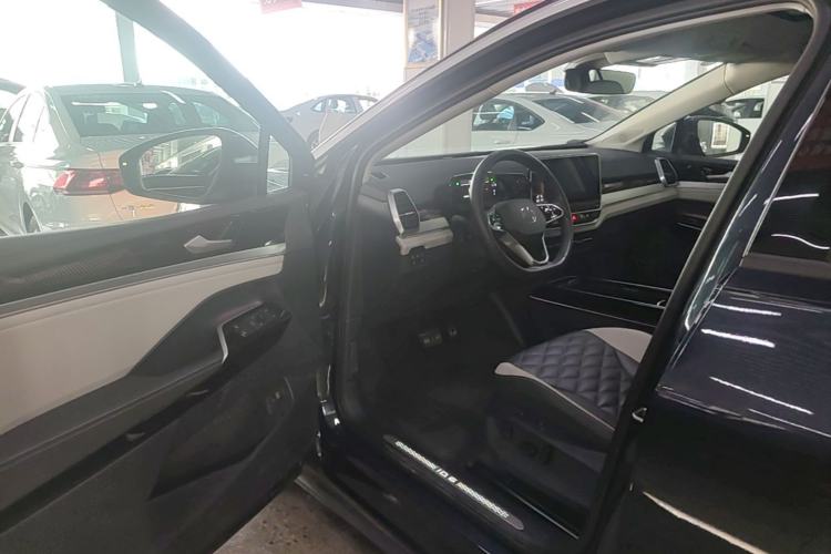 Used Volkswagen ID.6 CROZZ 2022 Long-Range PRO Edition Driver Seat