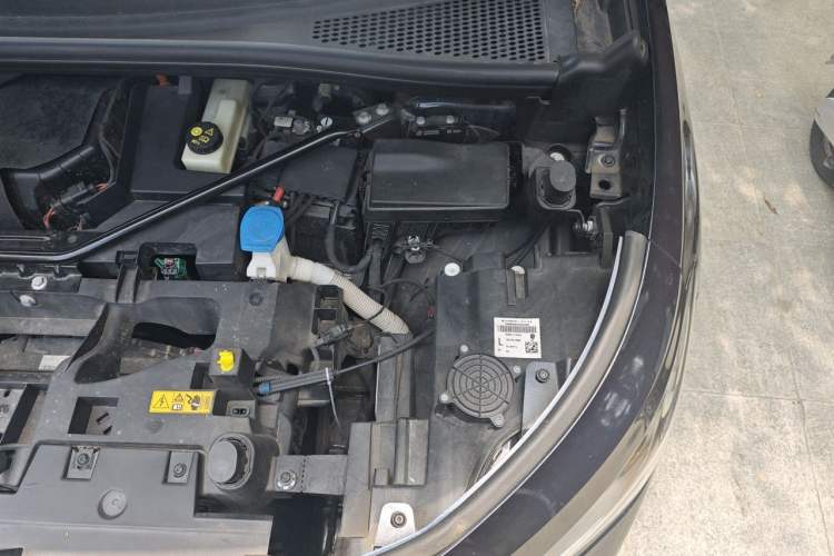 Used Volkswagen ID.6 CROZZ 2022 Long-Range Lite PRO Edition Engine Bay Left