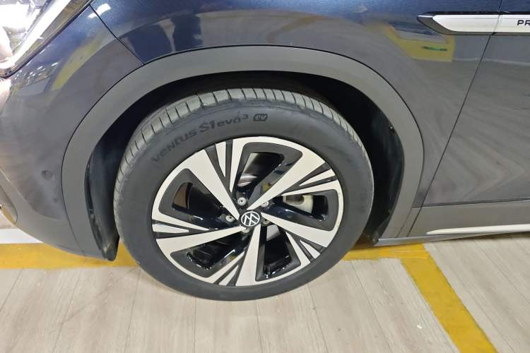 Used Volkswagen ID.6 CROZZ 2022 Long-Range PRO Edition Exterior 4
