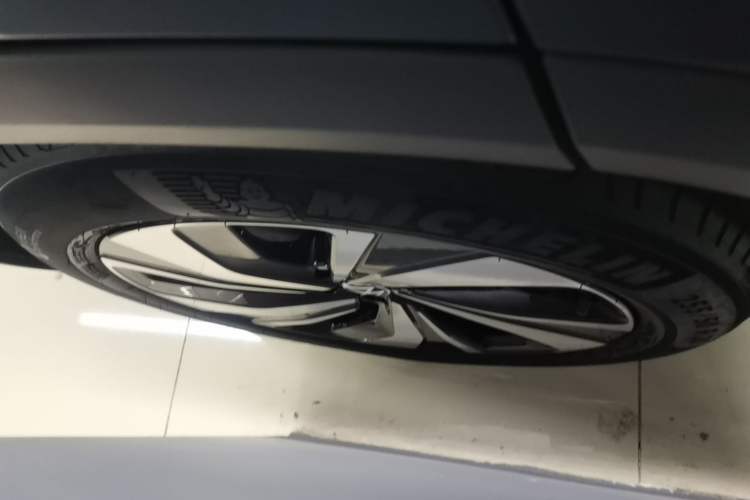Used Volkswagen ID.6 CROZZ 2022 Standard Range PURE Edition Exterior 5