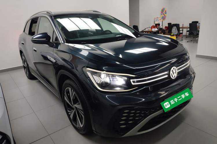 Used Volkswagen ID.6 CROZZ 2022 Long-Range PRO Edition Front Right 45 Deg