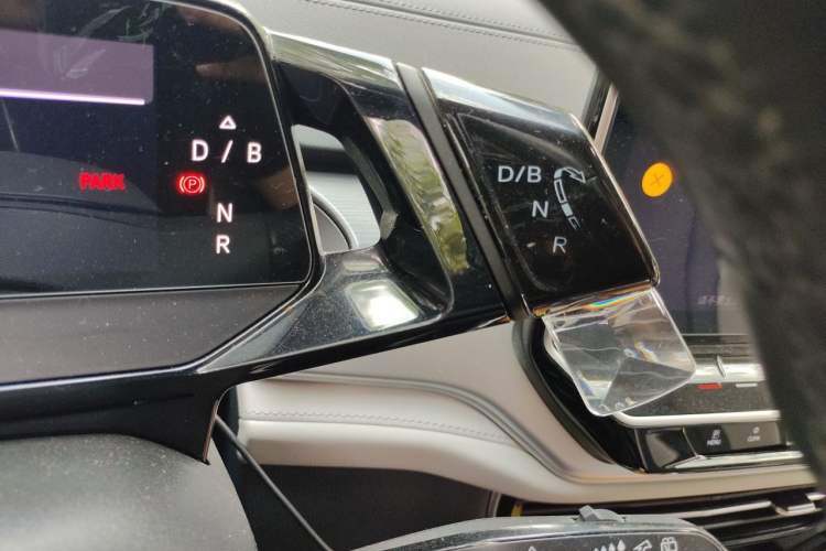 Used Volkswagen ID.6 CROZZ 2022 Long-Range PURE+ Edition Gear Lever