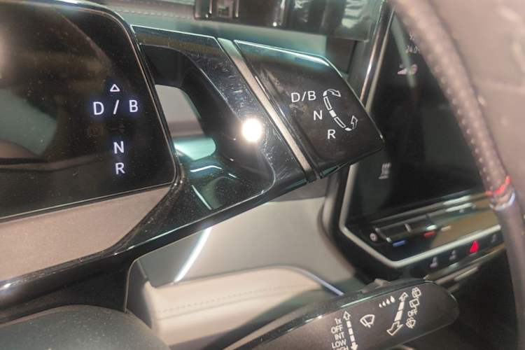Used Volkswagen ID.6 CROZZ 2022 Long-Range PURE+ Edition Gear Lever
