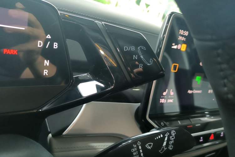 Used Volkswagen ID.6 CROZZ 2022 Long-Range PRO Edition Gear Lever