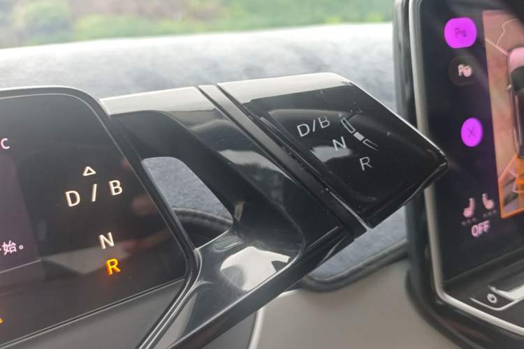 Used Volkswagen ID.6 CROZZ 2022 Long-Range Lite PRO Edition Gear Lever
