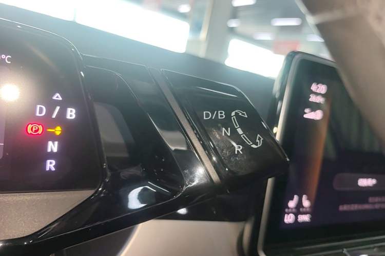 Used Volkswagen ID.6 CROZZ 2022 Long-Range PRO Edition Gear Lever