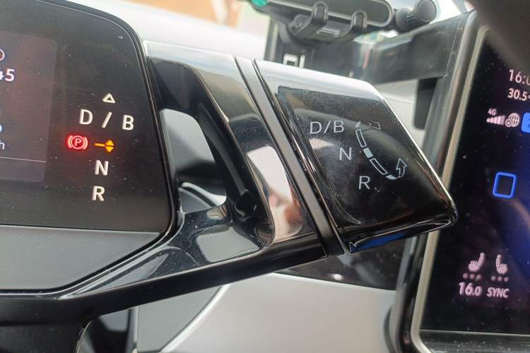 Used Volkswagen ID.6 CROZZ 2022 Long-Range PRO Edition Gear Lever