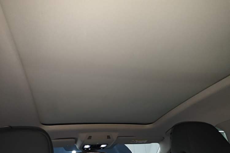 Used Volkswagen ID.6 CROZZ 2022 Long-Range PRO Edition Headliner