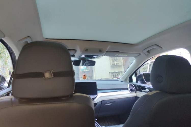Used Volkswagen ID.6 CROZZ 2022 Long-Range PRO Edition Headliner