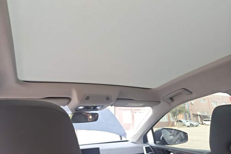 Used Volkswagen ID.6 CROZZ 2022 Long-Range PRO Edition Headliner