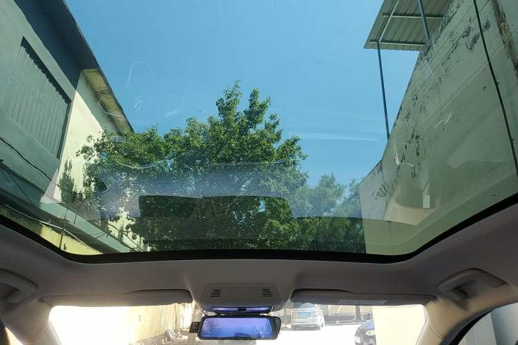 Used Volkswagen ID.6 CROZZ 2022 Long-Range PRO Edition Headliner