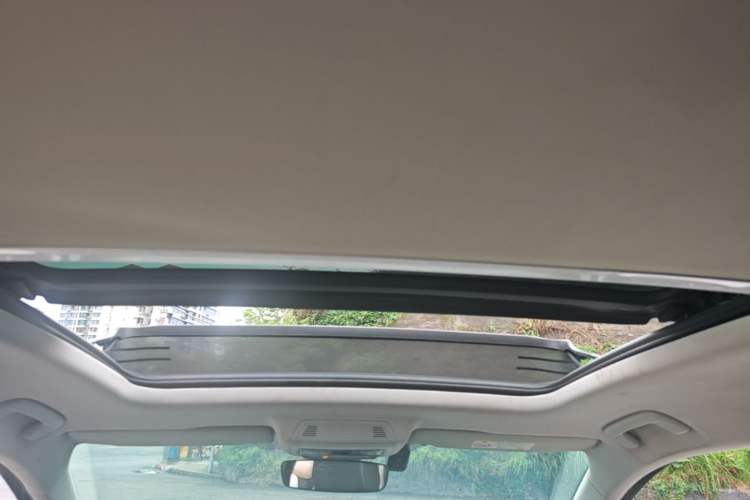 Used Volkswagen ID.6 CROZZ 2022 Long-Range Lite PRO Edition Headliner