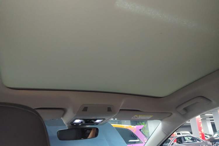 Used Volkswagen ID.6 CROZZ 2022 Long-Range PRO Edition Headliner