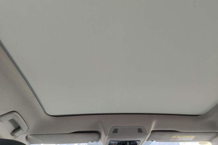 Used Volkswagen ID.6 CROZZ 2022 Long-Range PRO Edition Headliner