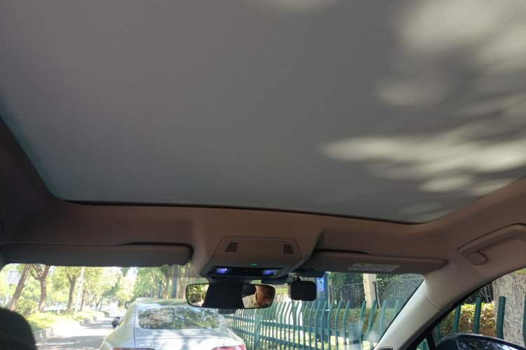Used Volkswagen ID.6 CROZZ 2022 Long-Range PRO Edition Headliner