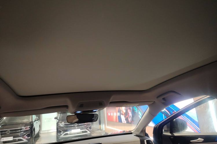 Used Volkswagen ID.6 CROZZ 2022 Long-Range PRO Edition Headliner