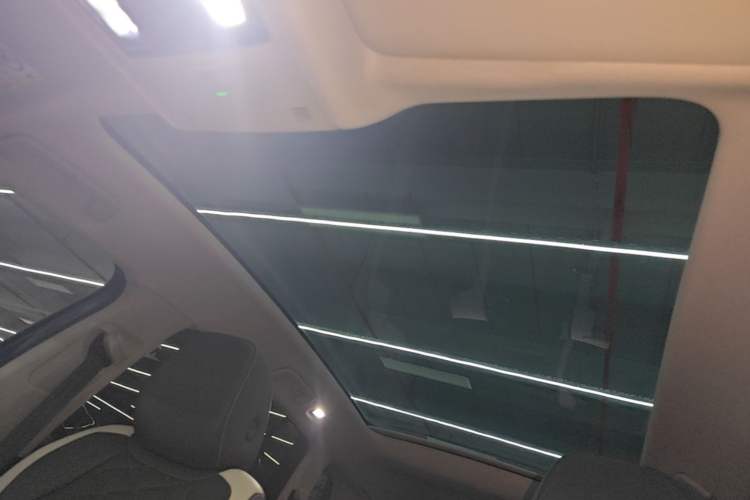 Used Volkswagen ID.6 CROZZ 2022 Long-Range Lite PRO Edition Headliner