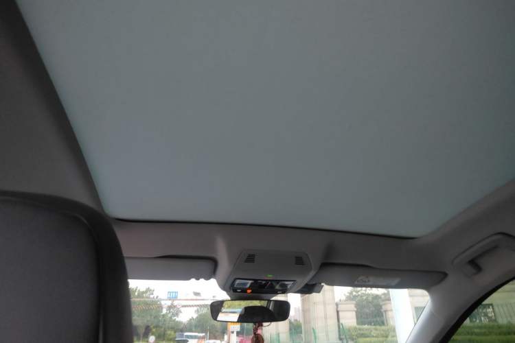 Used Volkswagen ID.6 CROZZ 2022 Long-Range PRO Edition Headliner