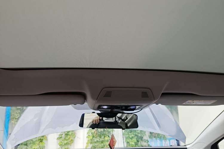 Used Volkswagen ID.6 CROZZ 2022 Long-Range PRO Edition Headliner