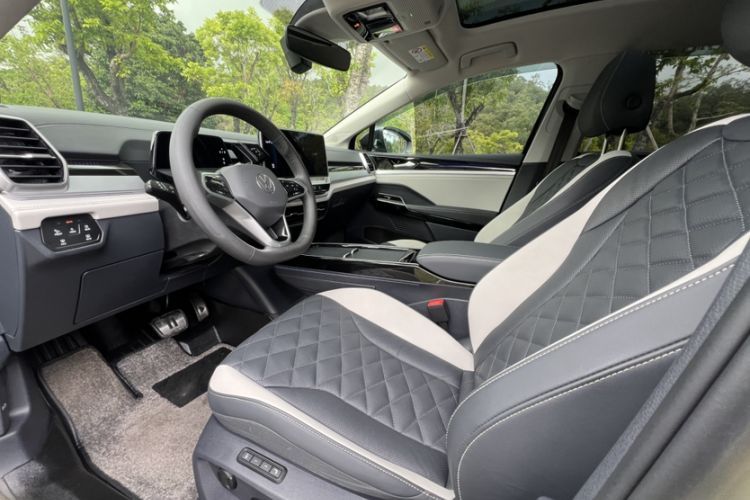 Used Volkswagen ID.6 CROZZ 2022 Long-Range Lite PRO Edition Interior 1