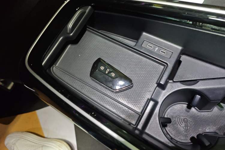 Used Volkswagen ID.6 CROZZ 2022 Long-Range PRO Edition Interior 1