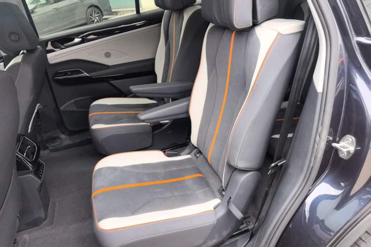 Used Volkswagen ID.6 CROZZ 2022 Long-Range PRO Edition Interior 1