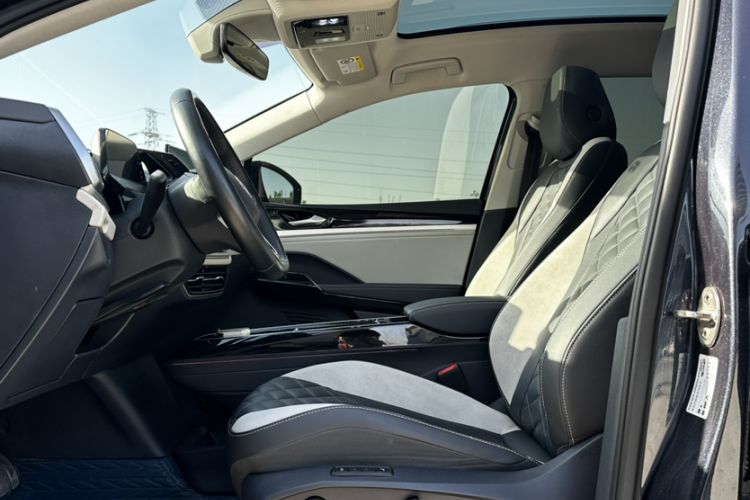 Used Volkswagen ID.6 CROZZ 2022 Long-Range Lite PRO Edition Interior 1