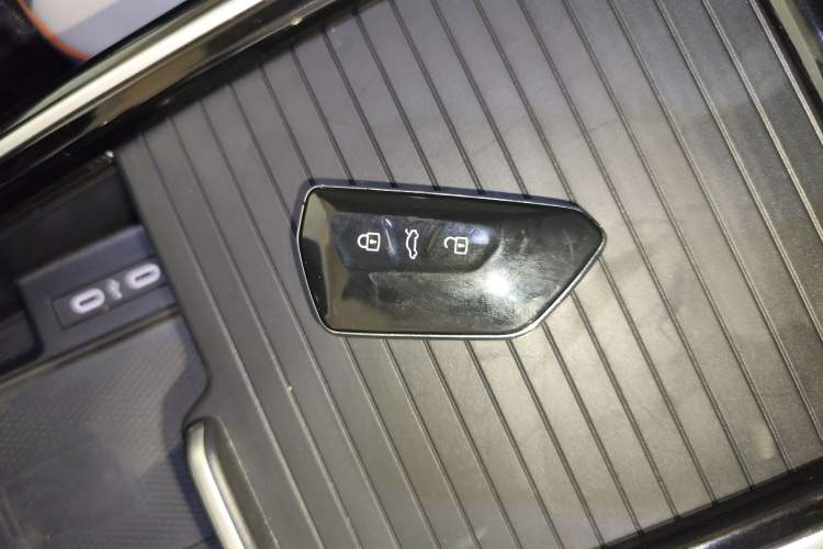 Used Volkswagen ID.6 CROZZ 2022 Long-Range PRO Edition Interior 1