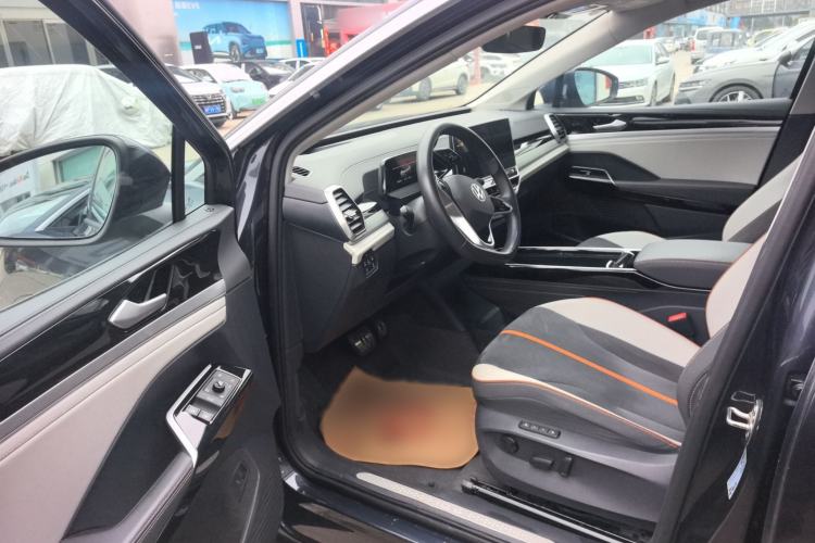 Used Volkswagen ID.6 CROZZ 2022 Long-Range PRO Edition Interior 2