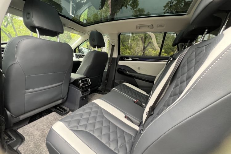 Used Volkswagen ID.6 CROZZ 2022 Long-Range Lite PRO Edition Interior 3