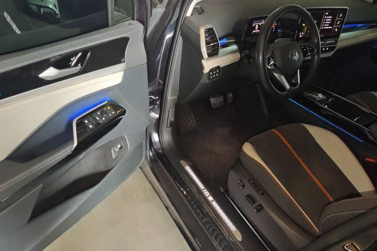 Used Volkswagen ID.6 CROZZ 2022 High-Performance PRIME Edition Interior 3