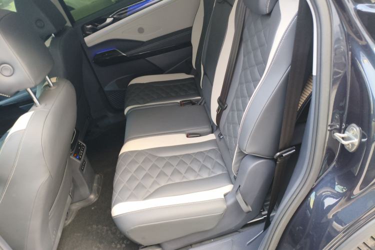 Used Volkswagen ID.6 CROZZ 2022 Long-Range PRO Edition Interior 4