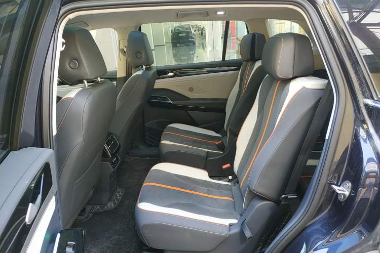 Used Volkswagen ID.6 CROZZ 2022 Long-Range PRO Edition Interior 4
