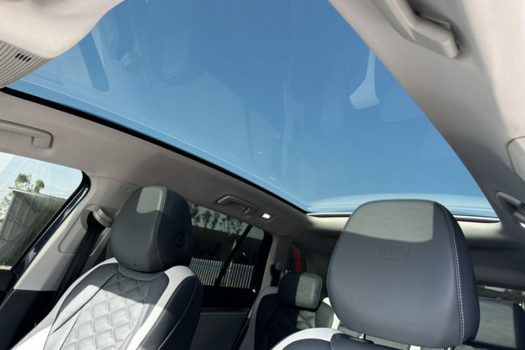 Used Volkswagen ID.6 CROZZ 2022 Long-Range Lite PRO Edition Interior 4