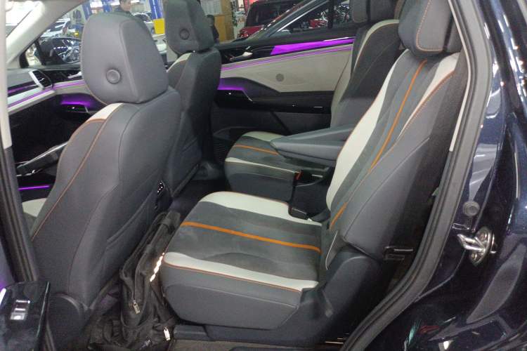 Used Volkswagen ID.6 CROZZ 2022 Long-Range PRO Edition Interior 4